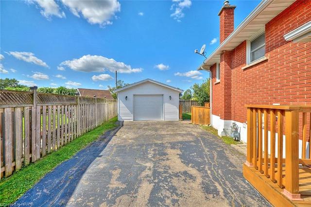 7405 Susan Crescent, House detached with 3 bedrooms, 1 bathrooms and 5 parking in Niagara Falls ON | Image 21
