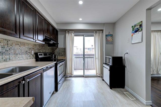 15 - 3525 Brandon Gate Dr, Townhouse with 3 bedrooms, 2 bathrooms and 2 parking in Mississauga ON | Image 2