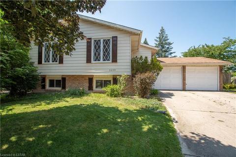 1699 Willowbrook Crescent, House detached with 3 bedrooms, 2 bathrooms and null parking in Sarnia ON | Card Image