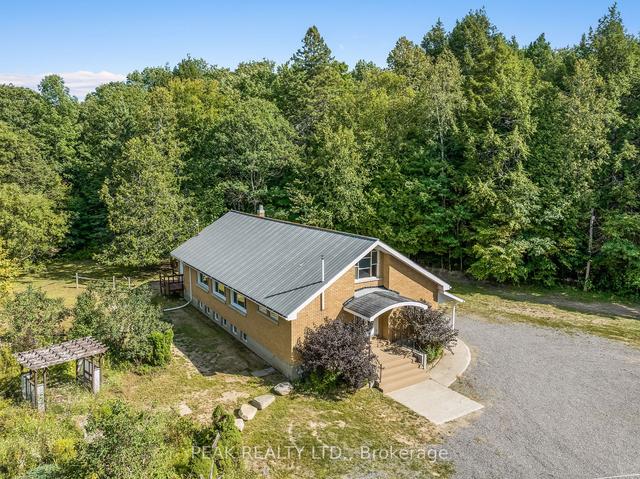 1812 Frontenac Rd, House detached with 0 bedrooms, 2 bathrooms and 10 parking in Greater Madawaska ON | Image 1