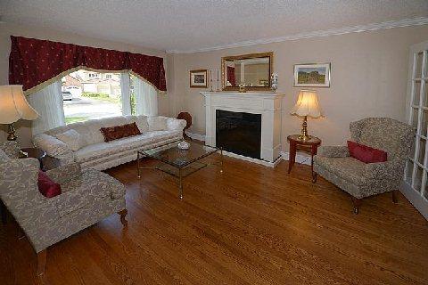 3655 Loyalist Dr, House detached with 4 bedrooms, 3 bathrooms and 2 parking in Mississauga ON | Image 6