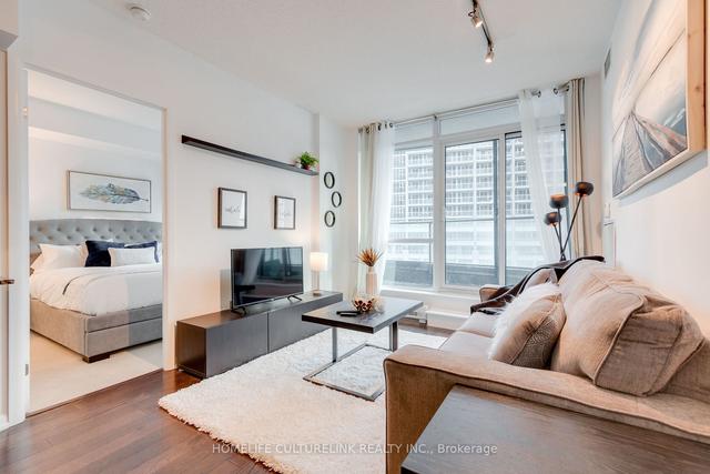 777 - 209 Fort York Blvd, Condo with 2 bedrooms, 2 bathrooms and 1 parking in Toronto ON | Image 8