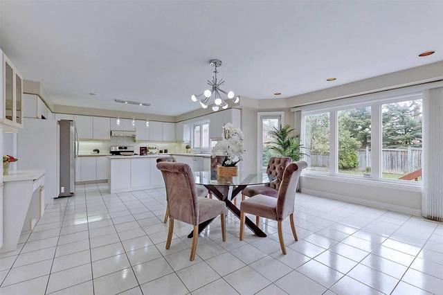 25 Hillhurst Dr, House detached with 4 bedrooms, 6 bathrooms and 6 parking in Richmond Hill ON | Image 2