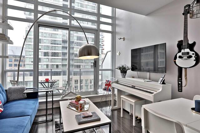 Lph15 - 21 Nelson St, Condo with 1 bedrooms, 2 bathrooms and 2 parking in Toronto ON | Image 7