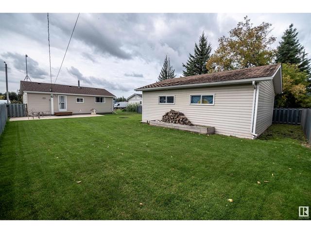 4527 47 St, House detached with 2 bedrooms, 1 bathrooms and null parking in Alberta Beach AB | Image 9