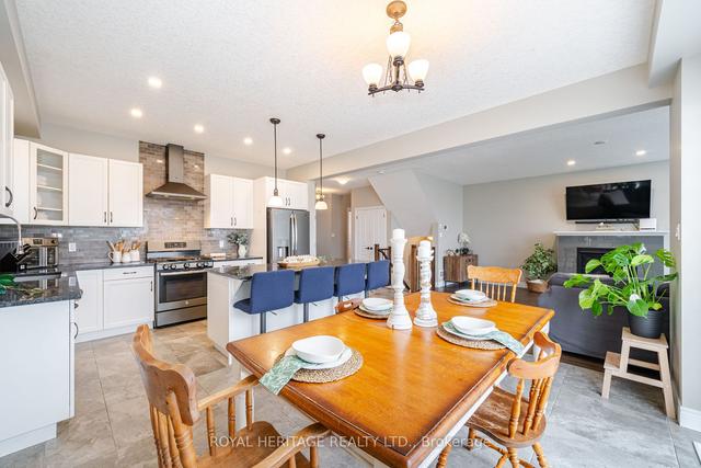 16 Sparrow Cres, House detached with 3 bedrooms, 4 bathrooms and 4 parking in Grand Valley ON | Image 4