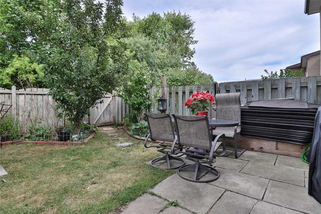 11 - 527 Woodlawn Rd E, Townhouse with 3 bedrooms, 2 bathrooms and 1 parking in Guelph ON | Image 36