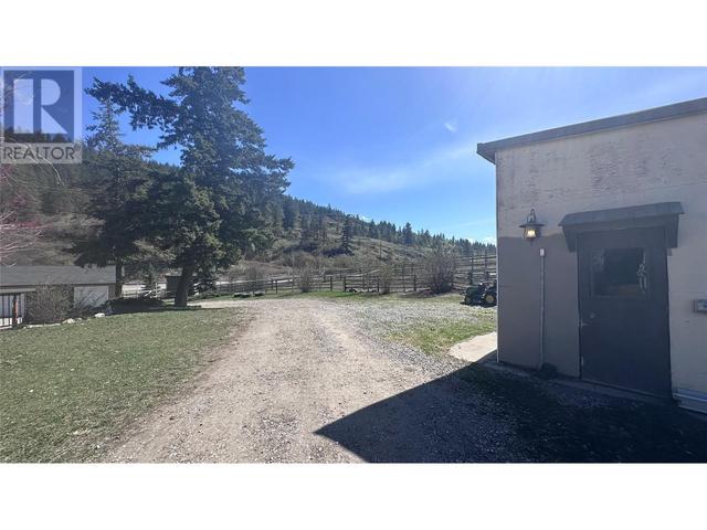 309 Hwy 97a Highway, House detached with 5 bedrooms, 2 bathrooms and 4 parking in Spallumcheen BC | Image 34