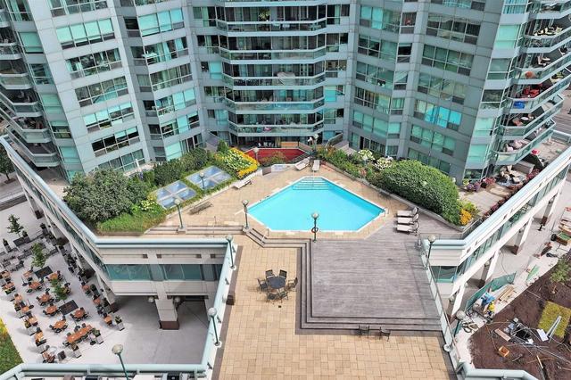 1201 - 10 Queens Quay W, Condo with 2 bedrooms, 2 bathrooms and 1 parking in Toronto ON | Image 25