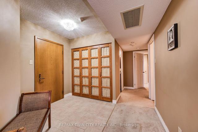 1105 - 4 Willow St, Condo with 2 bedrooms, 2 bathrooms and 2 parking in Waterloo ON | Image 7