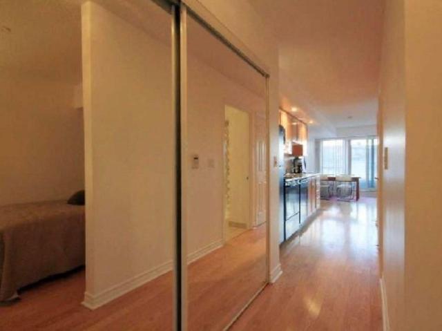 431 - 250 Wellington St W, Condo with 1 bedrooms, 1 bathrooms and null parking in Toronto ON | Image 6