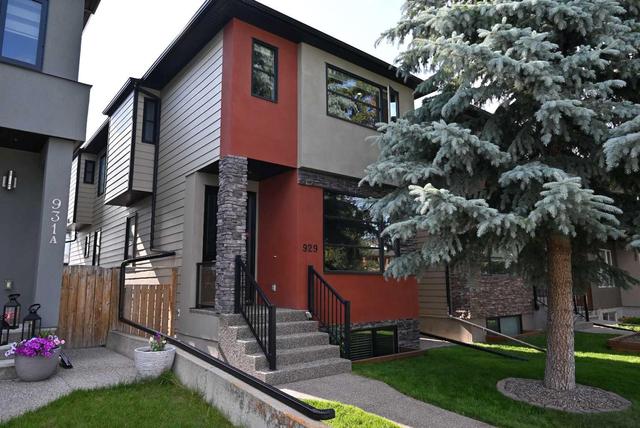 929 41 Street Sw, House detached with 4 bedrooms, 3 bathrooms and 2 parking in Calgary AB | Image 1