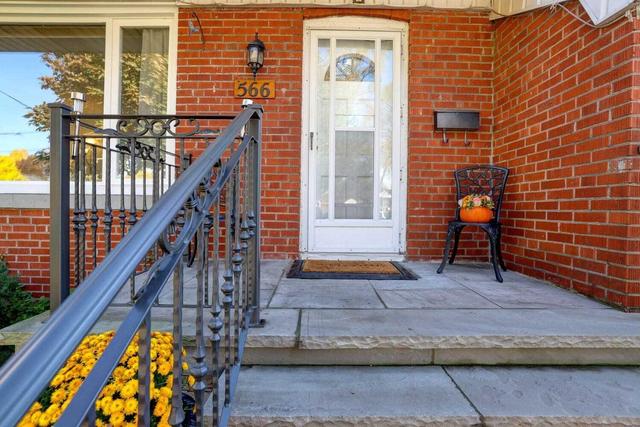 566 Drymen Cres, House detached with 3 bedrooms, 2 bathrooms and 5 parking in Mississauga ON | Image 23