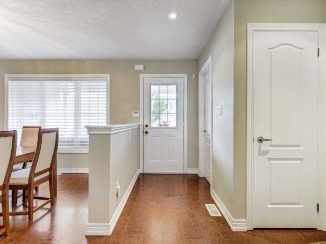 22 Lacorra Way, Townhouse with 2 bedrooms, 3 bathrooms and 1 parking in Brampton ON | Image 3