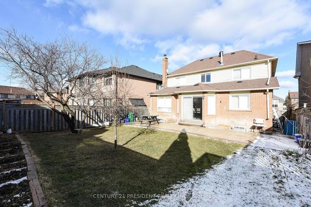 96 Sal Circ, House detached with 4 bedrooms, 4 bathrooms and 7 parking in Brampton ON | Image 35