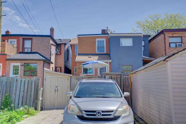 124 Rosethorn Ave, House semidetached with 3 bedrooms, 2 bathrooms and 2 parking in Toronto ON | Image 32