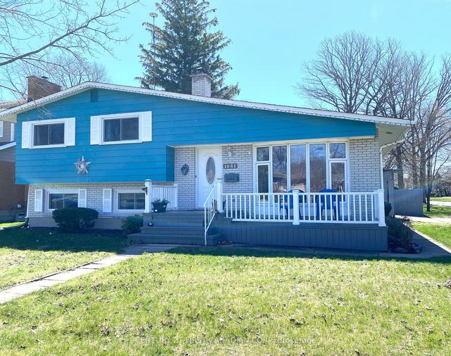 1081 Senate Crt S, House detached with 3 bedrooms, 2 bathrooms and 3 parking in Sarnia ON | Image 12