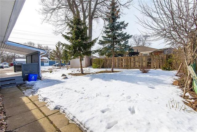 3732 Concord Avenue, House detached with 2 bedrooms, 2 bathrooms and 4 parking in Fort Erie ON | Image 5