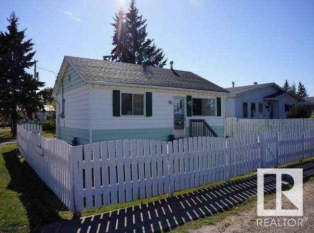 5003 50 Av, House detached with 2 bedrooms, 1 bathrooms and null parking in Thorhild County AB | Image 27