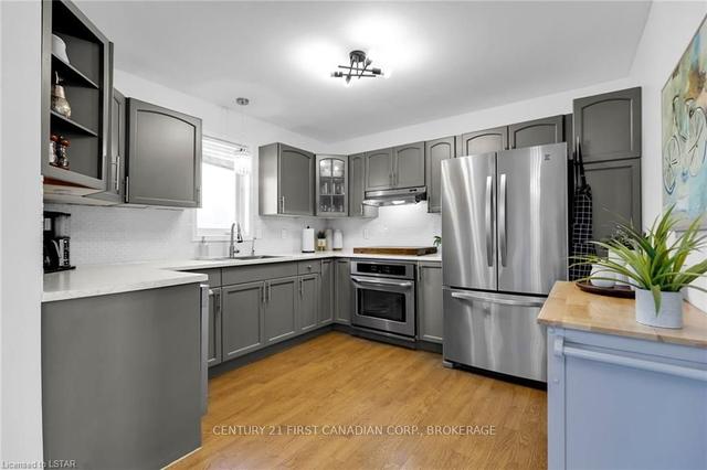 231 Parkview Dr, House detached with 3 bedrooms, 3 bathrooms and 3 parking in Strathroy Caradoc ON | Image 30