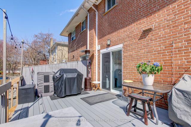 14 Louisa St, House semidetached with 3 bedrooms, 3 bathrooms and 3 parking in Toronto ON | Image 32