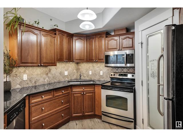 1104 - 9707 106 St Nw, Condo with 2 bedrooms, 3 bathrooms and 2 parking in Edmonton AB | Image 15