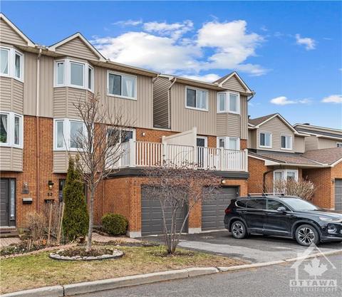 52 Buckingham Private, Townhouse with 3 bedrooms, 3 bathrooms and 2 parking in Ottawa ON | Card Image