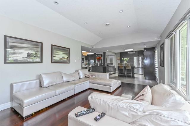 1 Torch Lane, House detached with 4 bedrooms, 3 bathrooms and 10 parking in Guelph ON | Image 3