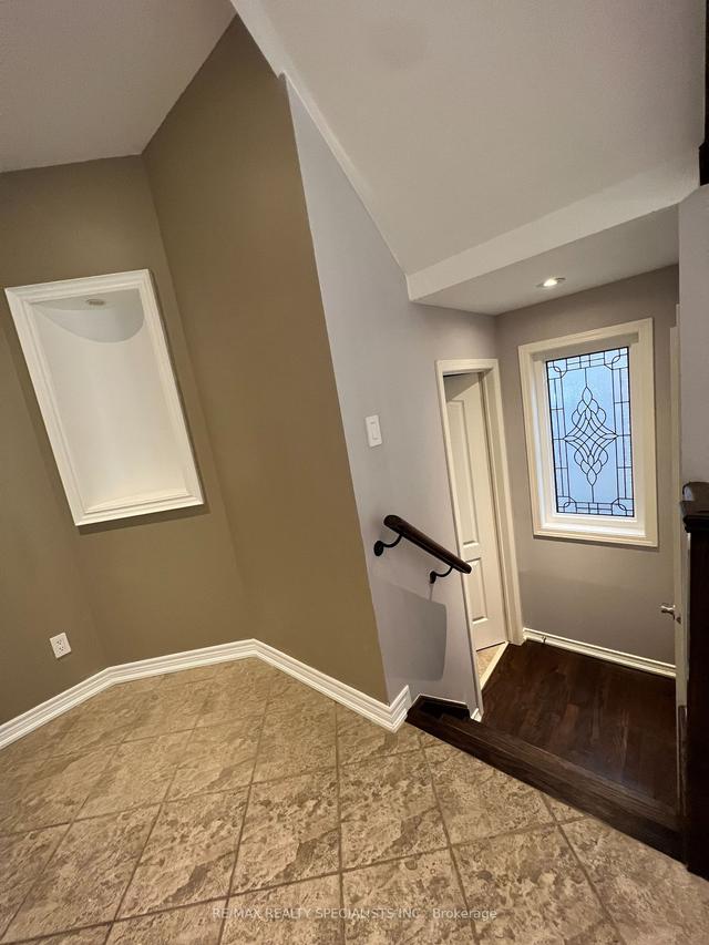 3163 Ferguson Dr, House detached with 4 bedrooms, 3 bathrooms and 4 parking in Burlington ON | Image 36
