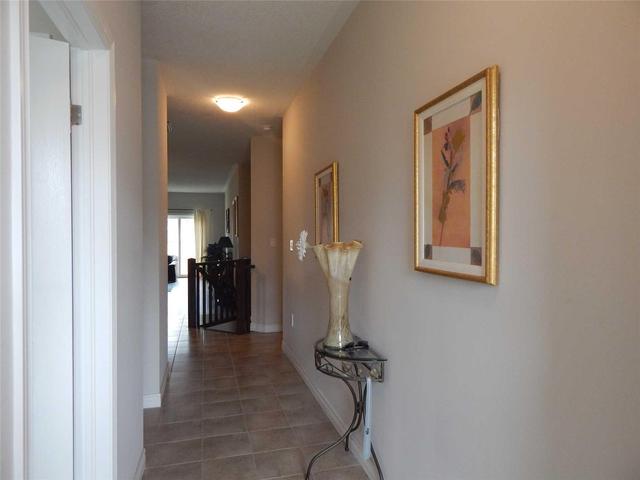 302 Keystone Cres, House attached with 2 bedrooms, 2 bathrooms and 1 parking in Hamilton ON | Image 2