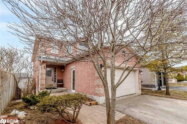 122 Chalmers Drive S, House detached with 4 bedrooms, 2 bathrooms and null parking in Barrie ON | Image 3