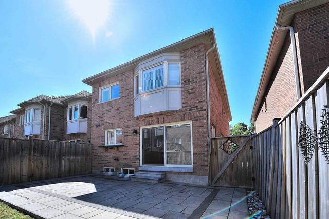 246 Sandale Rd, House attached with 3 bedrooms, 3 bathrooms and 3 parking in Whitchurch Stouffville ON | Image 32