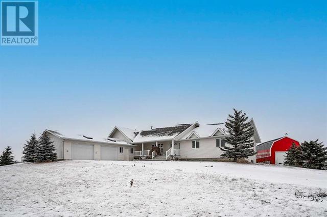 241063 Alberta 24, House detached with 4 bedrooms, 3 bathrooms and 6 parking in Wheatland County AB | Image 1