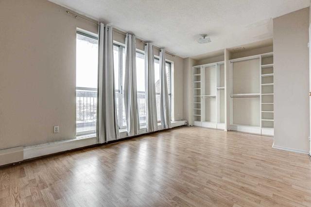 225 - 10 Eddystone Ave, Townhouse with 3 bedrooms, 2 bathrooms and 1 parking in Toronto ON | Image 6