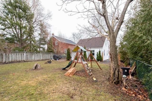 27 Eastchester Ave, House detached with 3 bedrooms, 1 bathrooms and 2 parking in St. Catharines ON | Image 22