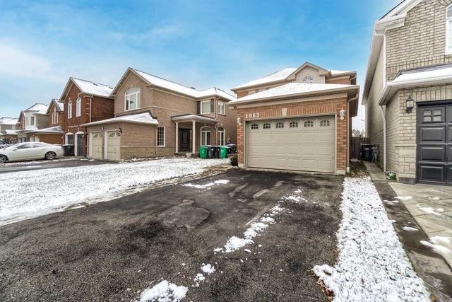 1063 Blueheron Blvd, House detached with 3 bedrooms, 4 bathrooms and 4 parking in Mississauga ON | Image 23