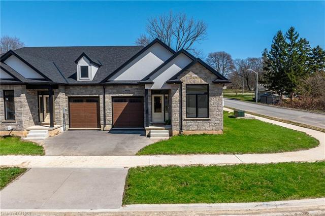 502 Royal Ridge Drive, House attached with 2 bedrooms, 2 bathrooms and 2 parking in Fort Erie ON | Image 12