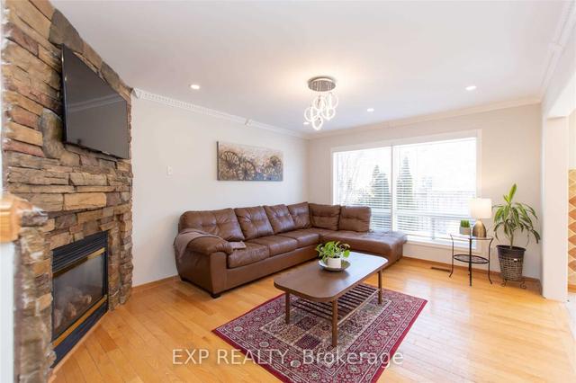 674 Irving Terr, House detached with 3 bedrooms, 3 bathrooms and 2 parking in Milton ON | Image 3
