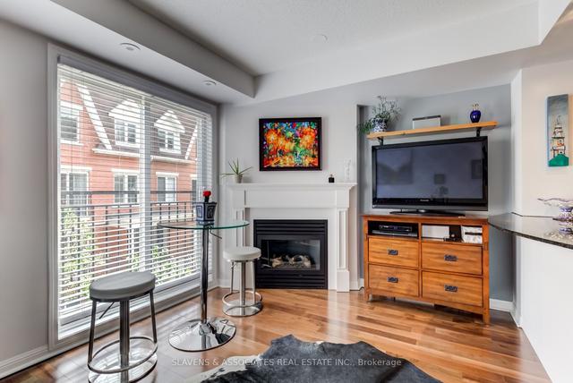 827 - 12 Laidlaw St, Townhouse with 2 bedrooms, 2 bathrooms and 1 parking in Toronto ON | Image 18