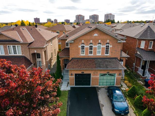 53 Red Hawk Rd, House semidetached with 3 bedrooms, 3 bathrooms and 3 parking in Toronto ON | Image 1