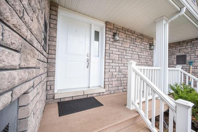2099 Sandstone Crescent, Townhouse with 3 bedrooms, 2 bathrooms and 2 parking in Petawawa ON | Image 3