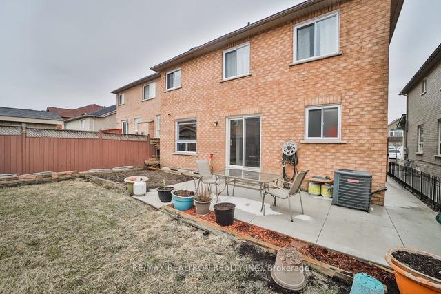 43 Newark Way, House detached with 4 bedrooms, 5 bathrooms and 4 parking in Brampton ON | Image 30