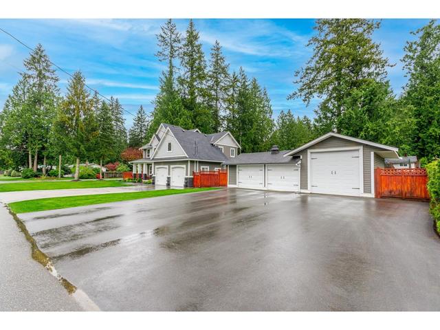 3538 198a Street, House detached with 4 bedrooms, 3 bathrooms and 17 parking in Langley BC | Image 3
