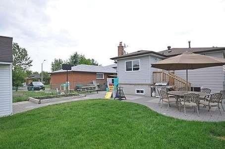 3388 Monica Dr, House detached with 3 bedrooms, 2 bathrooms and 1 parking in Mississauga ON | Image 3