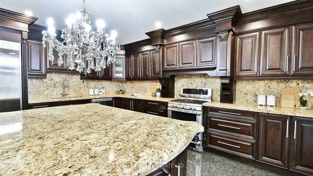 86 Emperor St, House detached with 5 bedrooms, 4 bathrooms and 8 parking in Ajax ON | Image 3