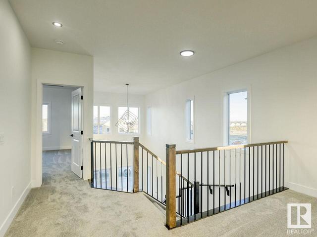 16927 49 St Nw, House detached with 4 bedrooms, 3 bathrooms and null parking in Edmonton AB | Image 2