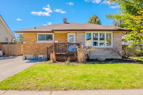 85 Hayes Ave S, House detached with 3 bedrooms, 2 bathrooms and 4 parking in Guelph ON | Card Image