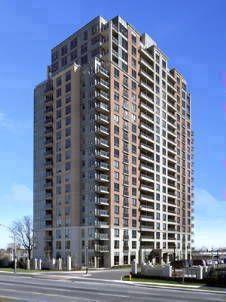 711 - 5229 Dundas St W, Condo with 1 bedrooms, 1 bathrooms and 1 parking in Toronto ON | Image 1