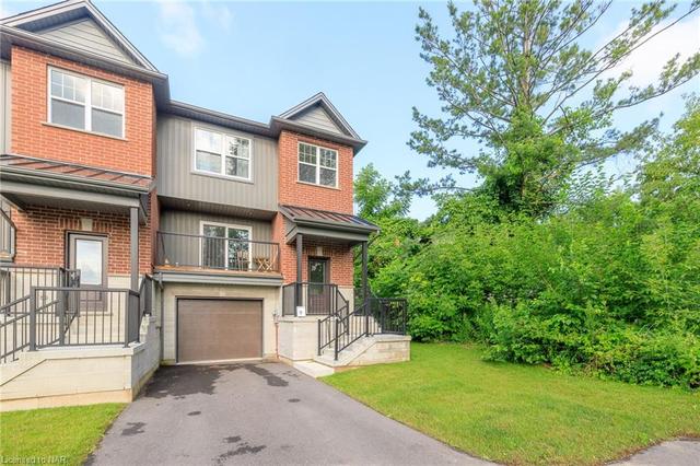 b - 153 b Moffatt Street, House attached with 3 bedrooms, 2 bathrooms and 3 parking in St. Catharines ON | Image 1