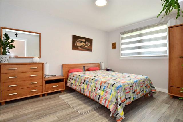 18 Ashwood Crt, House detached with 3 bedrooms, 2 bathrooms and 5 parking in Hamilton ON | Image 7